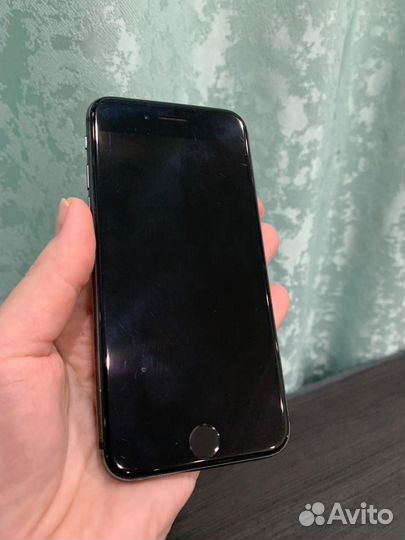 iPhone 8, 64 ГБ