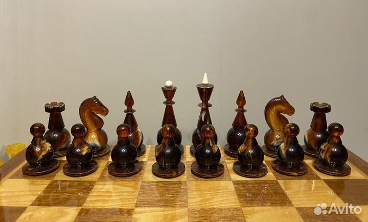 Шахматы янтарные (амброид)