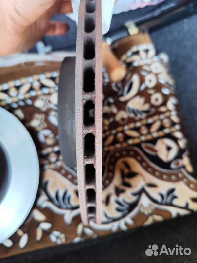 Тормозные диски на ваз R14