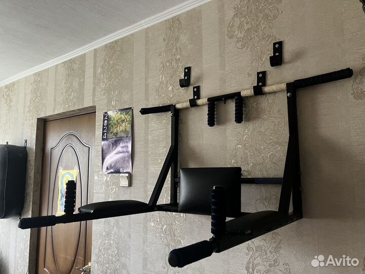 Турник настенный с брусьями