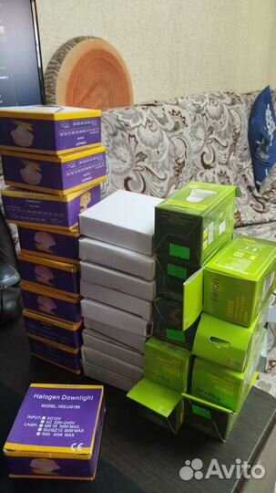 Потолочные светильники и лампочки