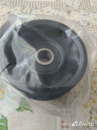 Ролик паразитный