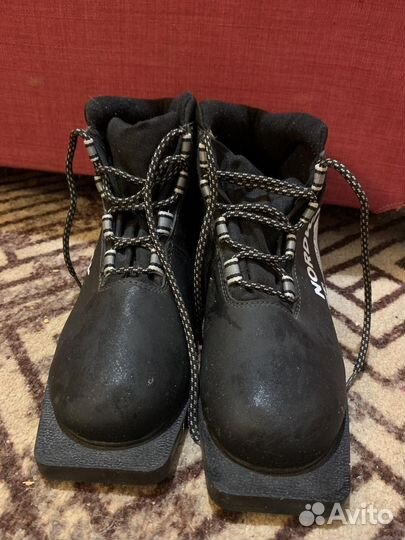 Лыжные ботинки