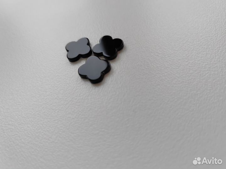 Оникс чёрный натуральный клевер 12 мм