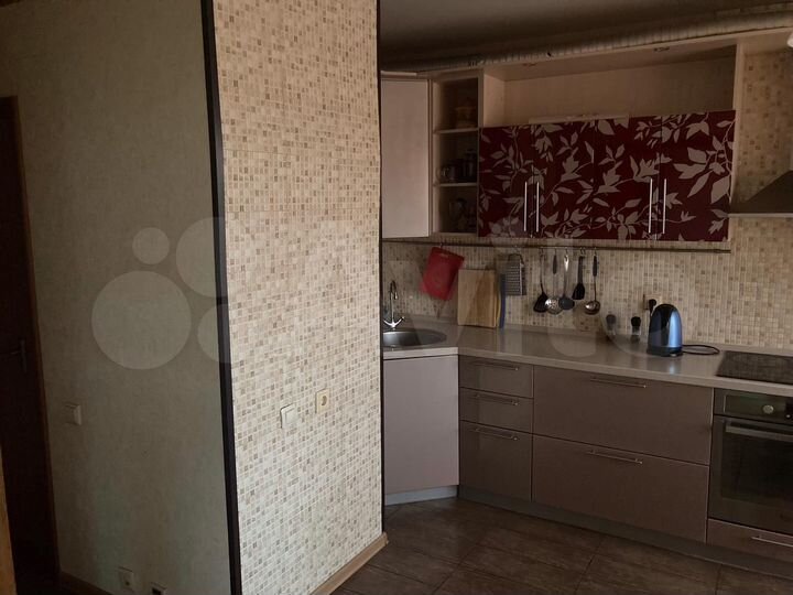 3-к. квартира, 82 м², 6/17 эт.