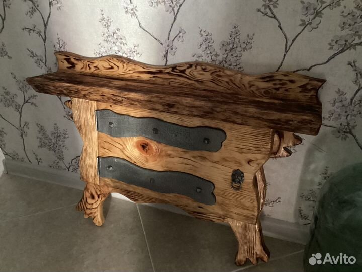 Ключница из дерева сосны, ручная работа