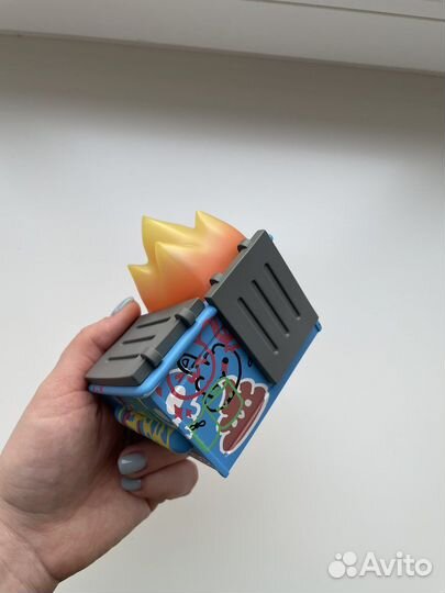 100 Soft Dumpster Fire Graffiti