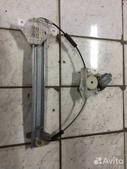 Стеклоподъёмник задний правый Hyundai Solaris 2