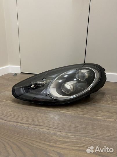 Фара Porsche Panamera левая