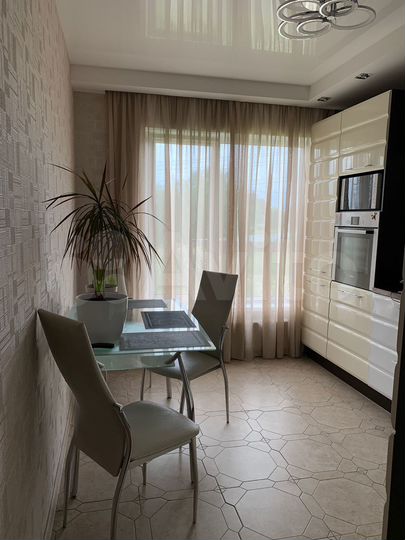 2-к. квартира, 54,5 м², 1/3 эт.