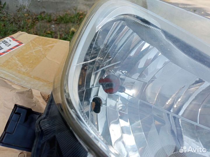 Передняя оптика Toyota Ractis