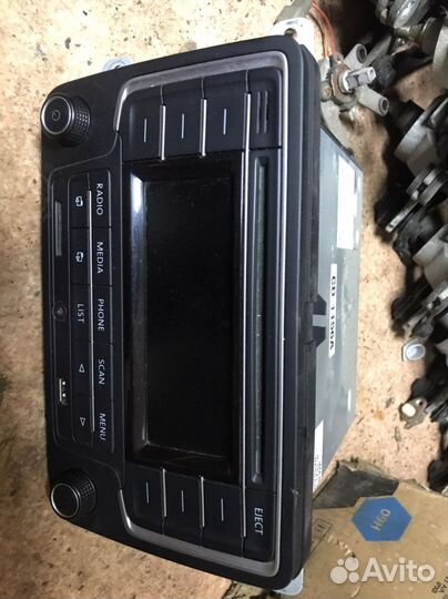 Штатная магнитола на Volkswagen Polo