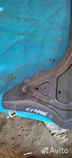 Пыльник двигателя центральный VW Golf V (2003-200