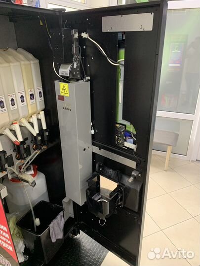 Вендинговый автомат протеиновых напитков iSportBar