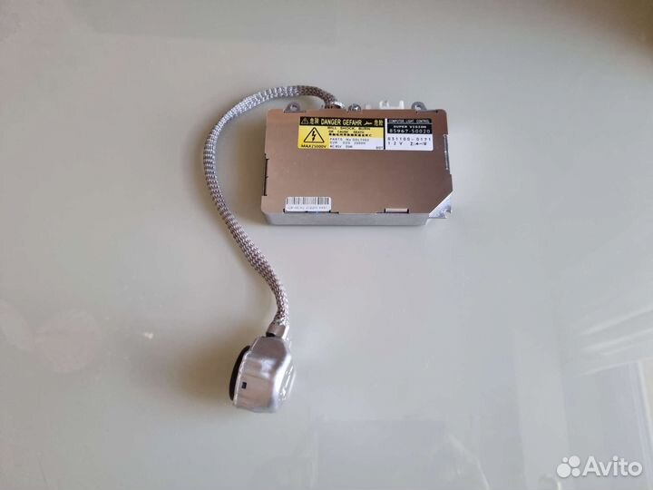 Блок розжига ксенона 85967-50020 новый