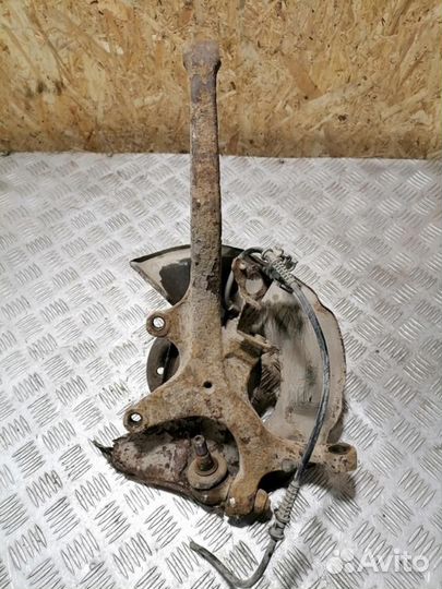 Кулак поворотный передний правый C 202