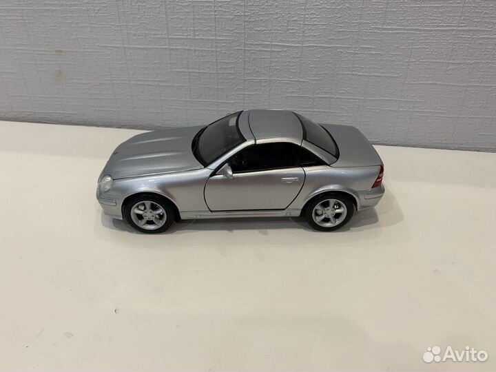 Mercedes slk r170. 1:18 Maisto