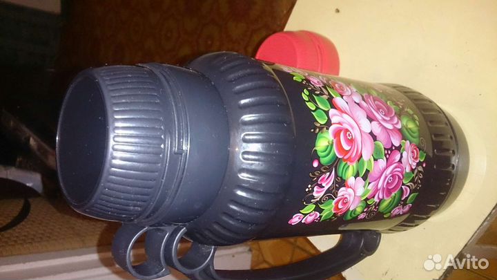 Термос новый 1,8л