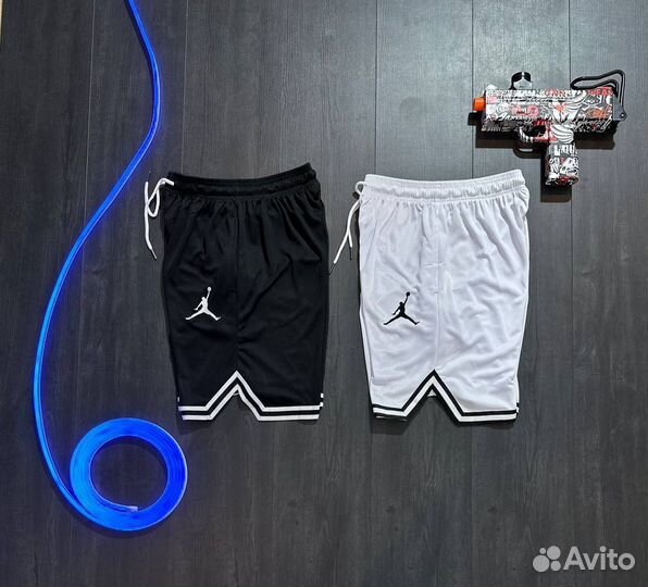 Шорты Jordan (белые/черные)