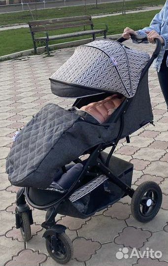 Прогулочная коляска