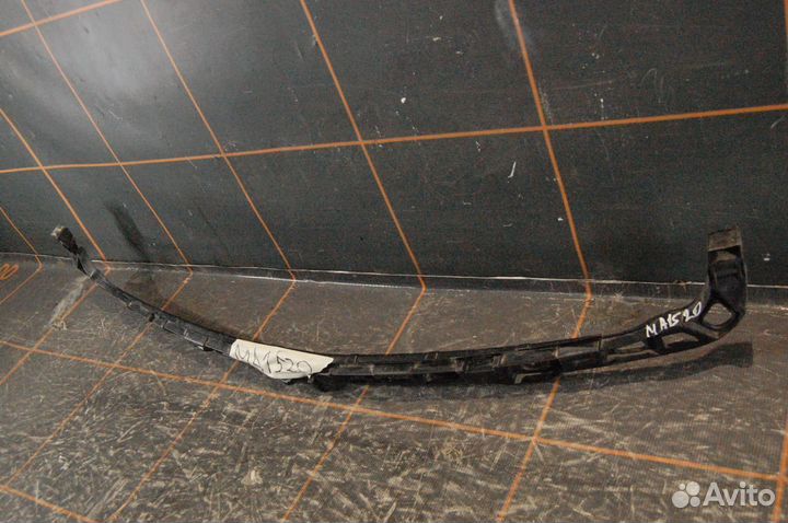 Направляющая бампера заднего-Volkswagen Golf 6