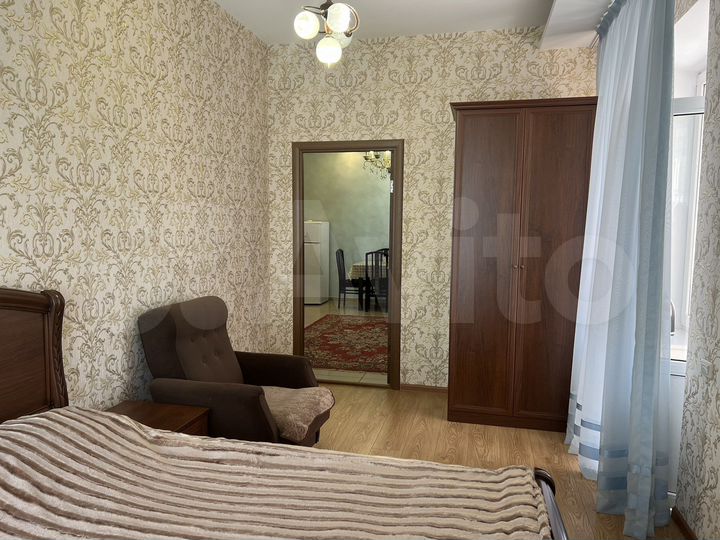 2-к. квартира, 60 м², 1/9 эт.