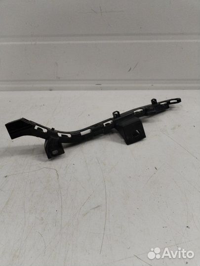 Крепление бампера переднее правое Mercedes