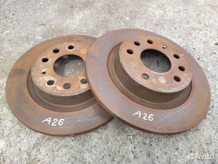 Диски тормозные задние на Opel Vectra C