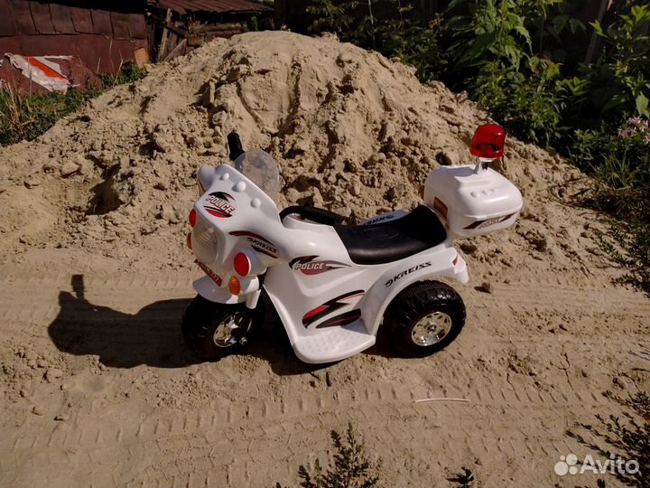 Детский трицикл электрический