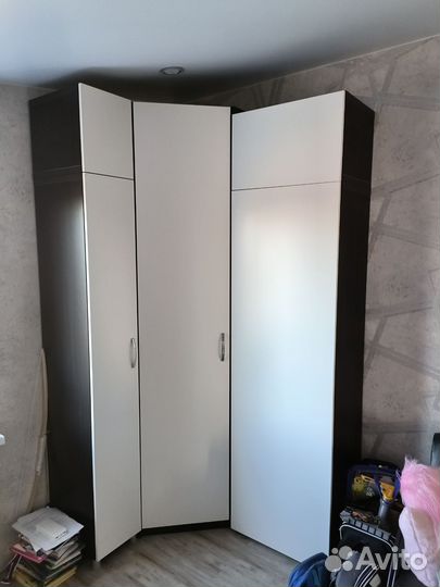 Угловой шкаф