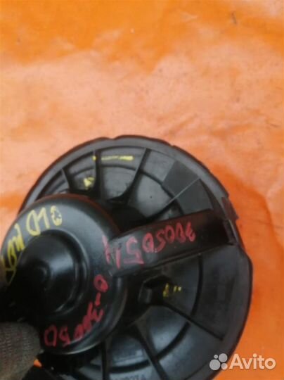 Моторчик отопителя (печки) Skoda Octavia (A5 1Z)