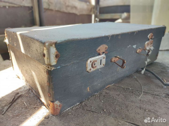 Чемодан старинный