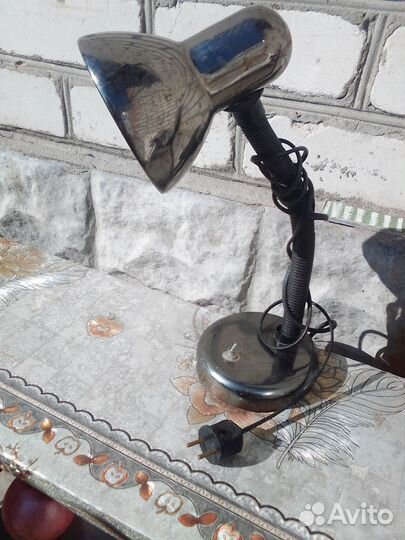 Лампа настольная