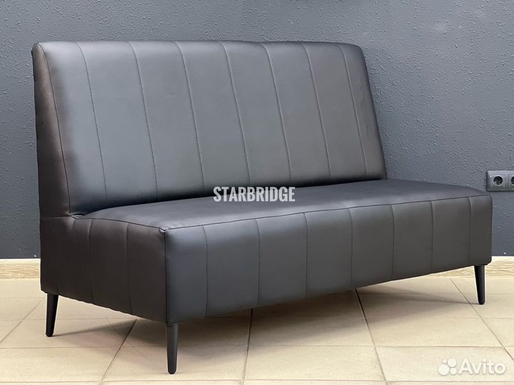 Диван с пуфами в зону ожидания