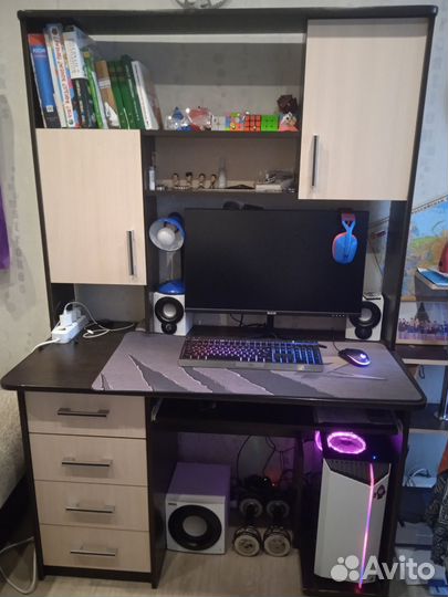 Компьютерный стол