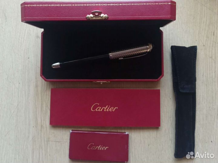 Перьевая ручка Roadster de Cartier