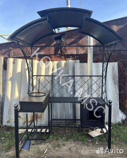 Мангал с крышей