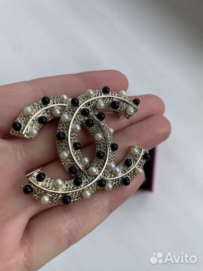 Брошь и серьги Chanel