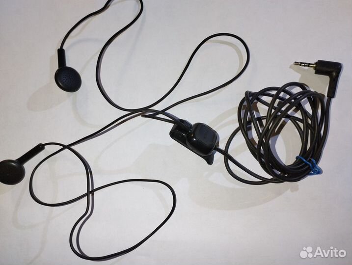 Проводные наушники для телефона