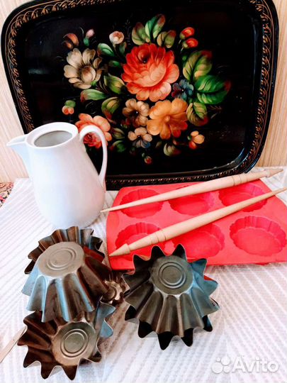 Кухонная утварь и другие предметы из эпохи СССР