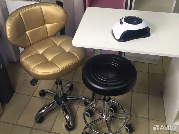 Маникюрный стол