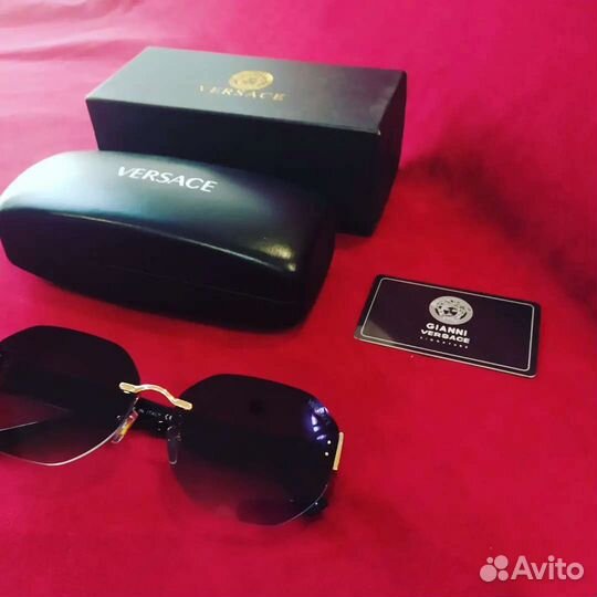 Солнцезащитные очки