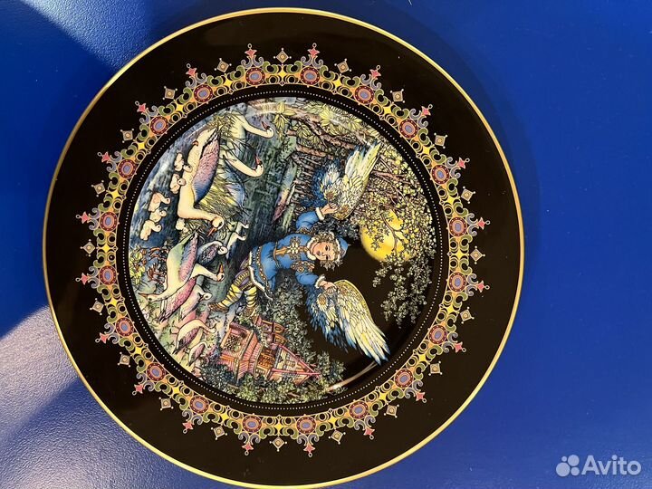 Настенная тарелка