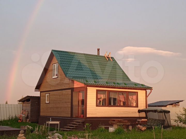 Коттедж 202 м² на участке 10 сот.