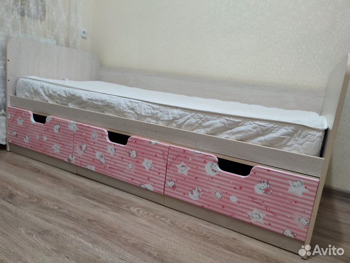 Продам детскую кровать бу