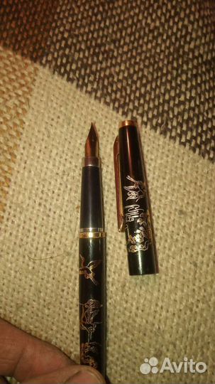Ручка перьевая с золотым пером