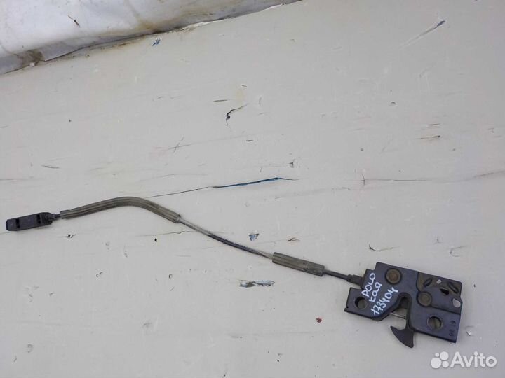 Замок капота volkswagen polo