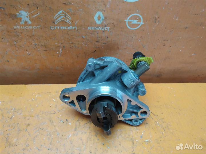 Насос вакуумный Opel Corsa D (2006-2015)