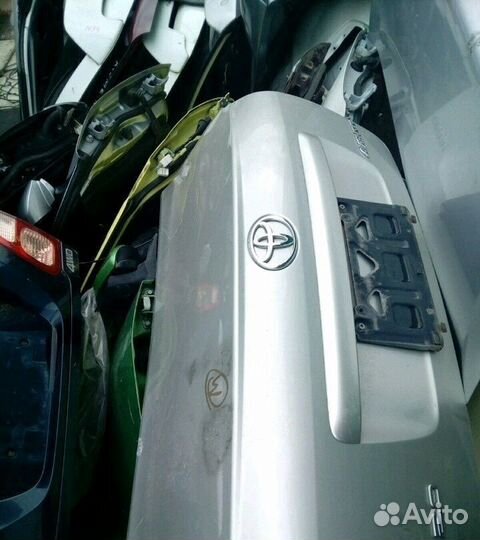 Крышка багажника Toyota Avensis 250 седан