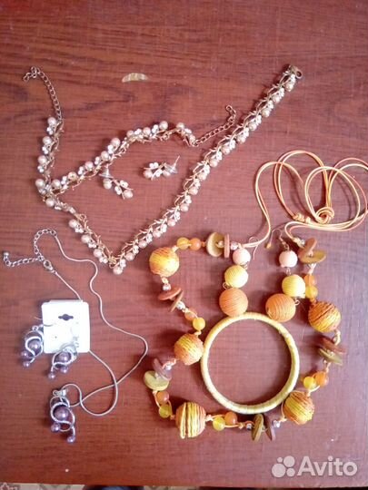 Серьги, кольца, бусы, наборы